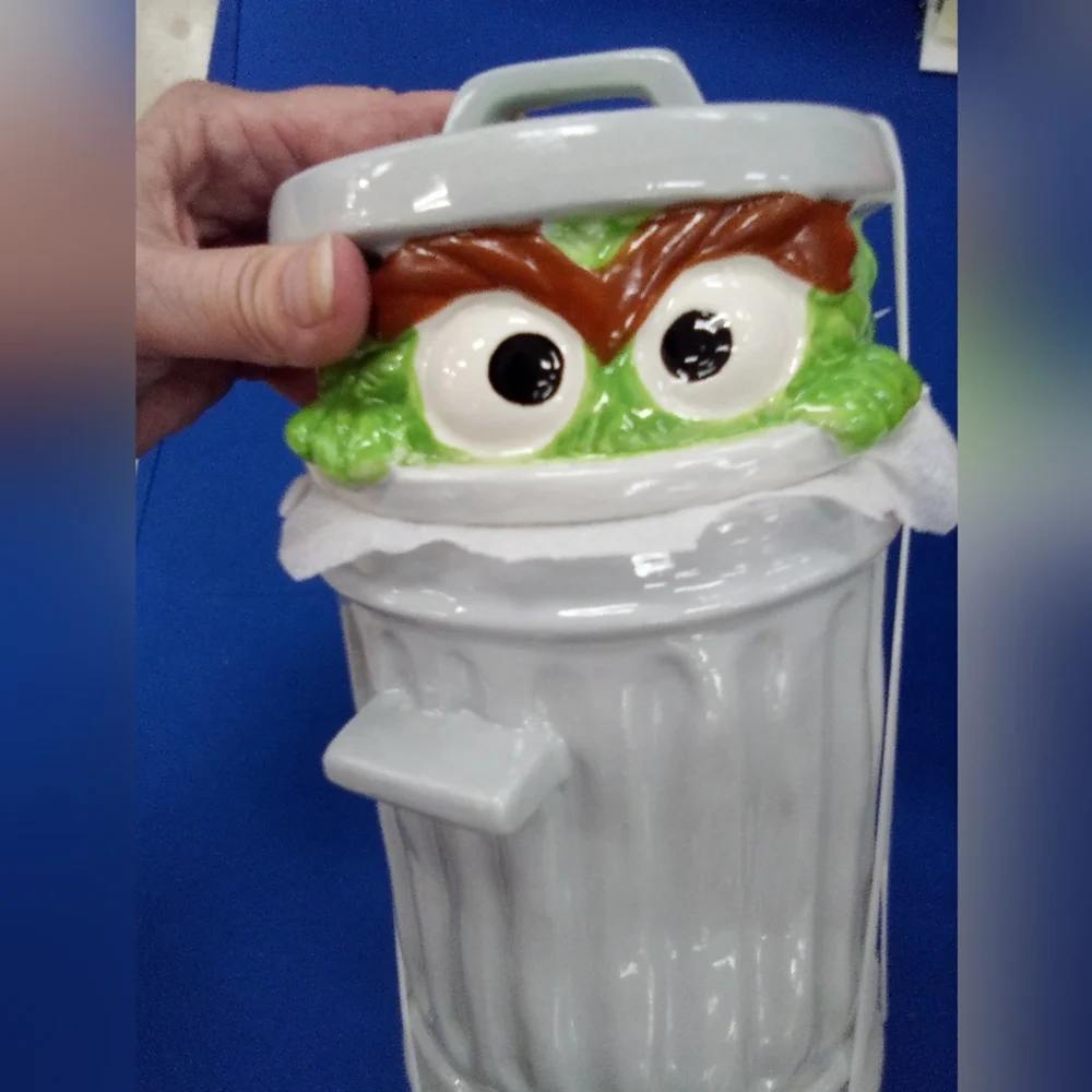 Sesame Street Cookie Jar (Temp Sold Out)) - Picture 6 of 6